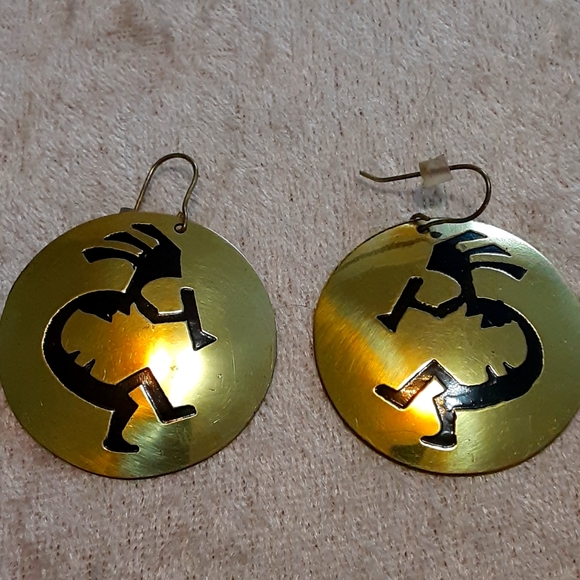 Vintage Brass Disc Native American Kokepelli Dancer Earrings - Picture 2 of 3